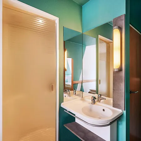 Отель Freiburg-west 3*